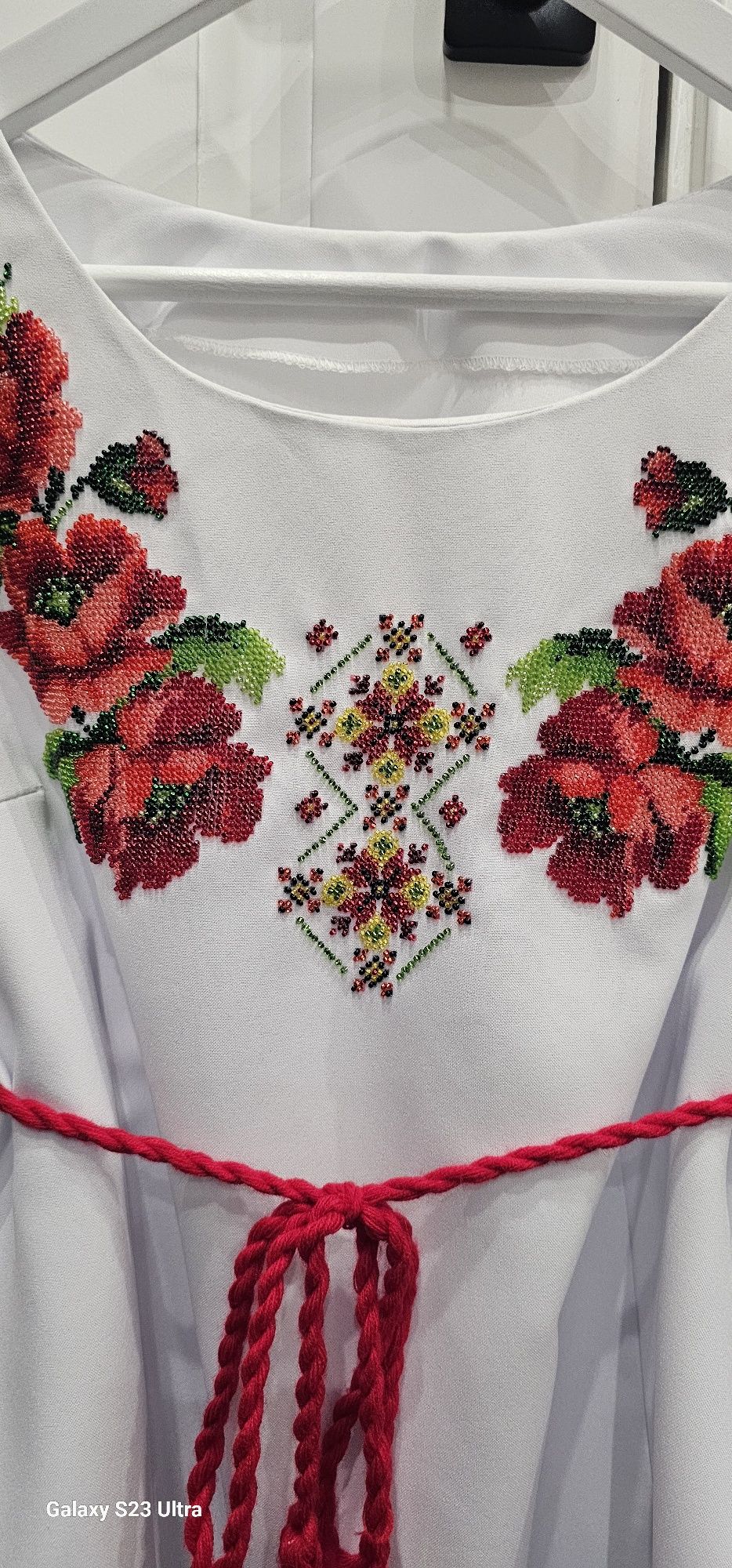 Жіноча вишиванка, бісер (р. 48)