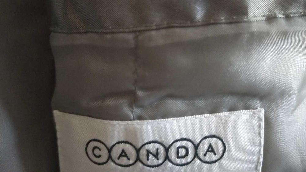 Продам  женскую куртку-50( UK-16 ) размера-300 грн