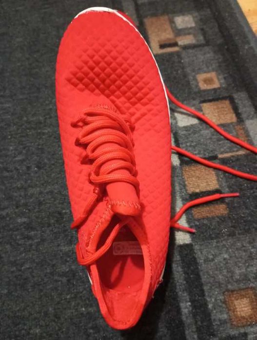 Buty sportowe czerwone
