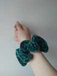 Ręcznie robiona zielona scrunchie