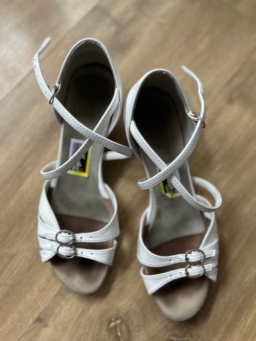 Туфлі для танців 23 см дитяче танцювальне взуття танцювальні бальні