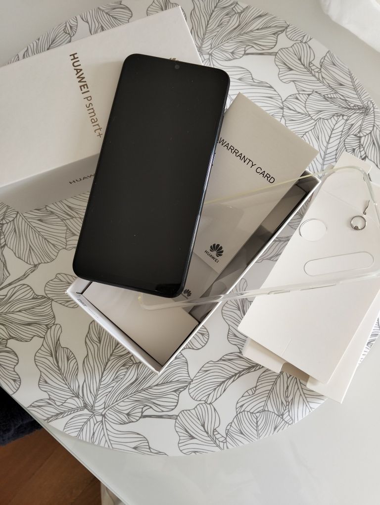 Telemóvel HUAWEI P Smart + 2019