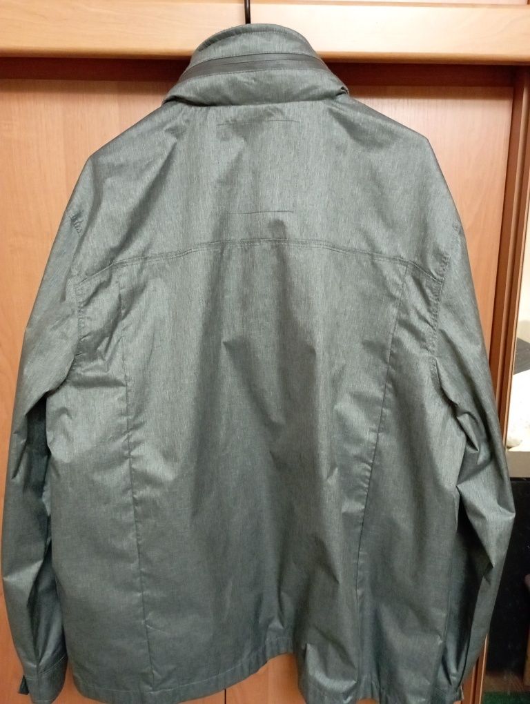 Куртка весенняя, "MANTAREY, L-XL. Б/у. Серого, стального цвета.