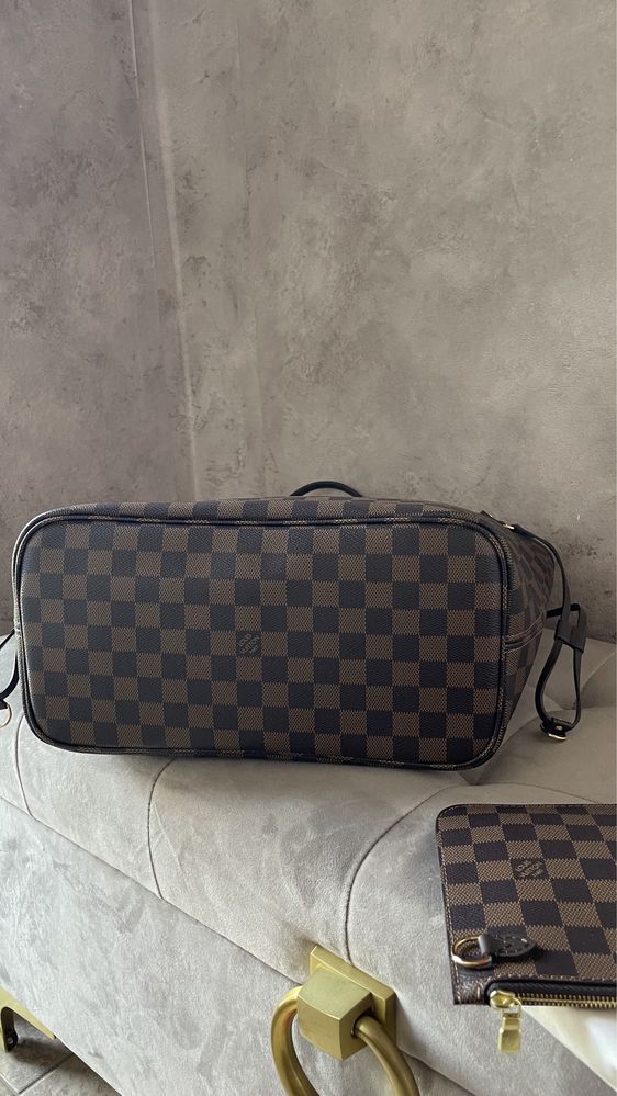 Louis Vuitton Neverfull z personalizacją