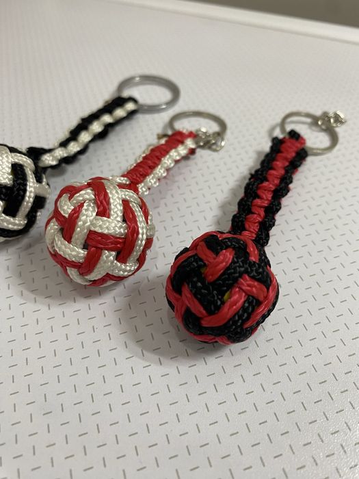 Porta chaves feitos à mão/ paracord