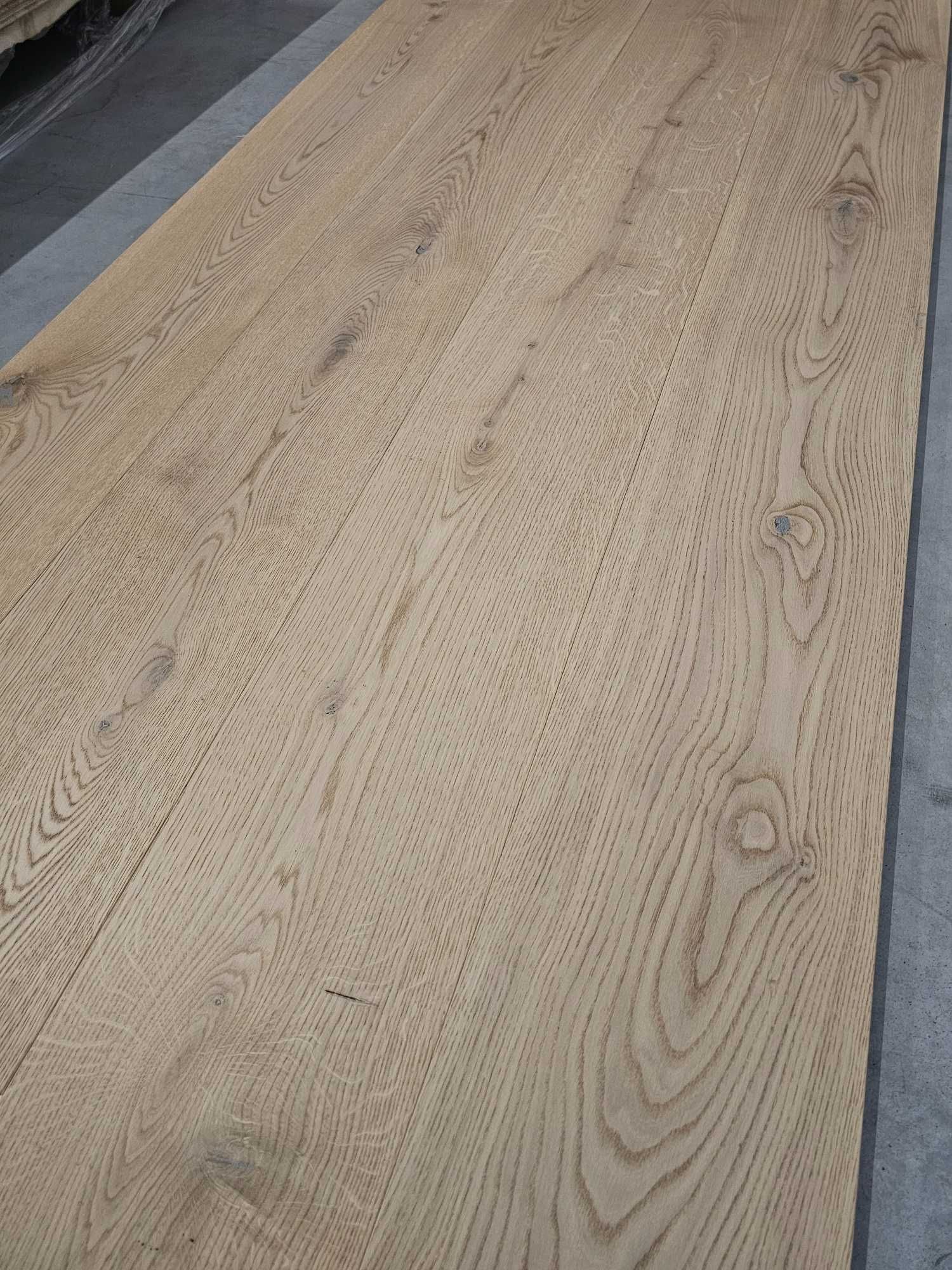 Deska dąb olej efekt surowego drewna faza szczotka 15x250x2200 (39 m2)