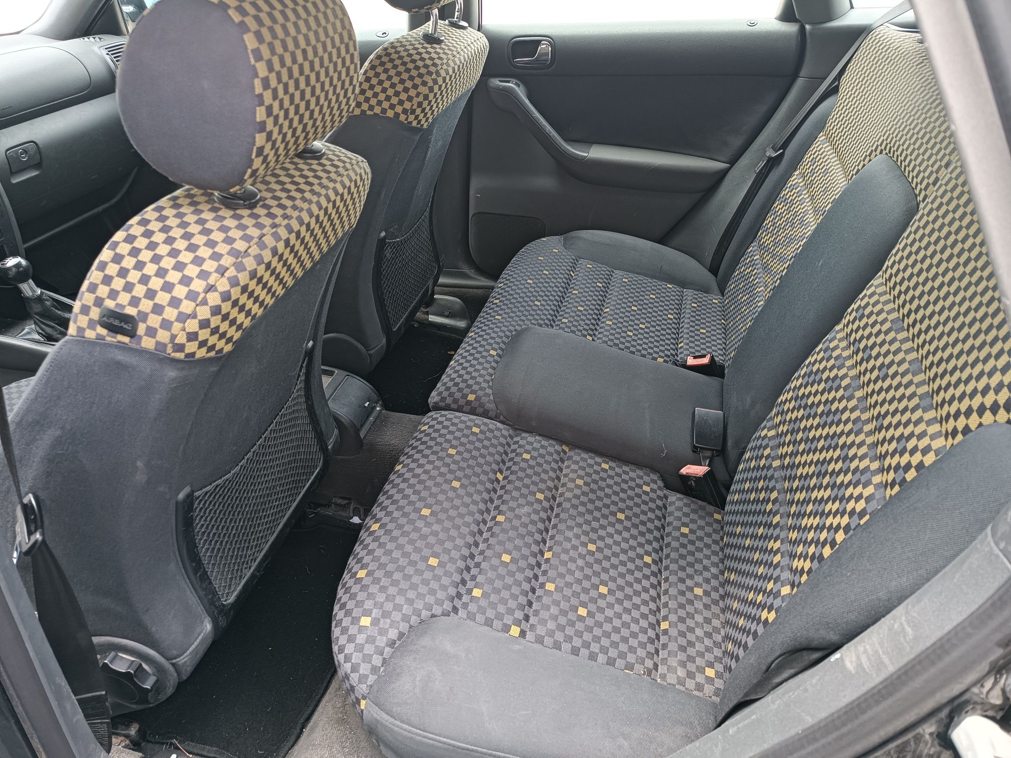 Audi A3 8p 5 drzwi 1.8 Benz+LPG alusy klima kubełki na dojazdy !!