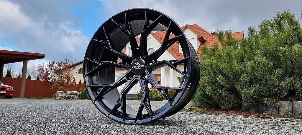 Felgi Forzza Titan do Audi A4 B8 B9 A5 A6/20 Cali