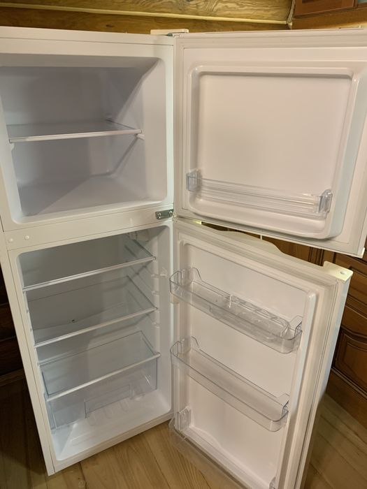 Холодильник Elenberg