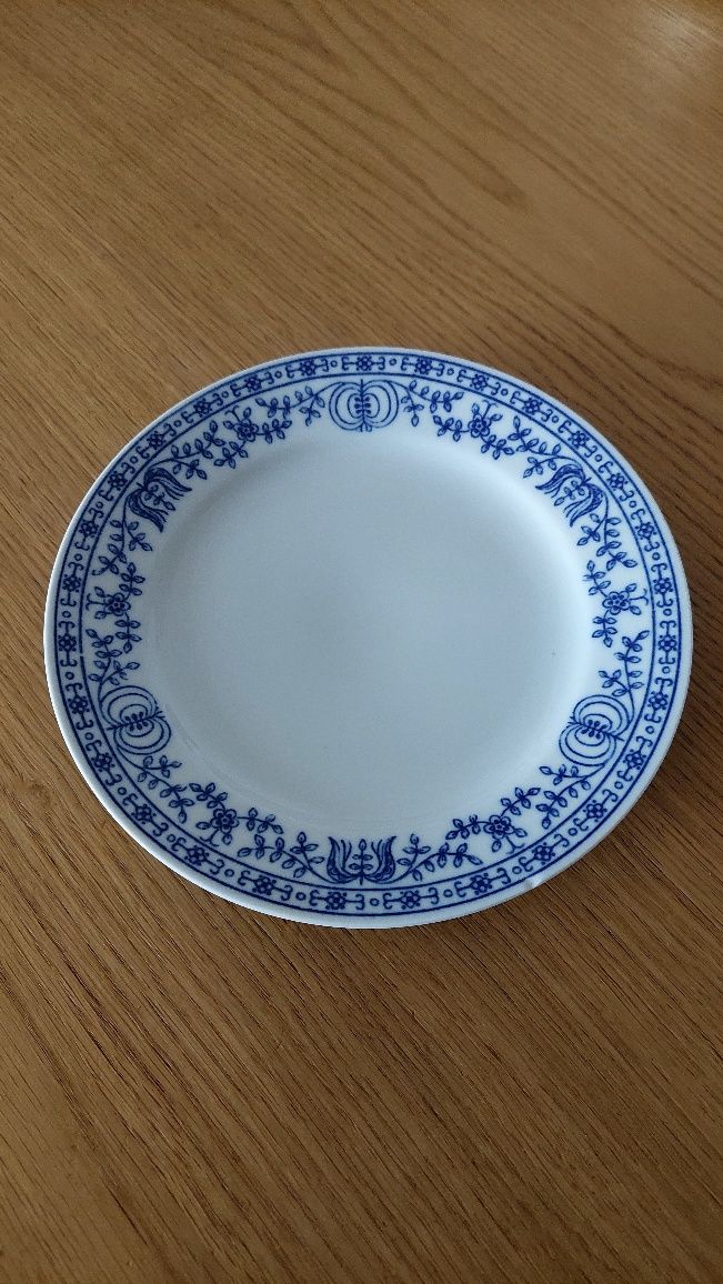 Porcelanowy spodek, talerz, talerzyk, Kahla, Sinfonie, wzór cebulowy