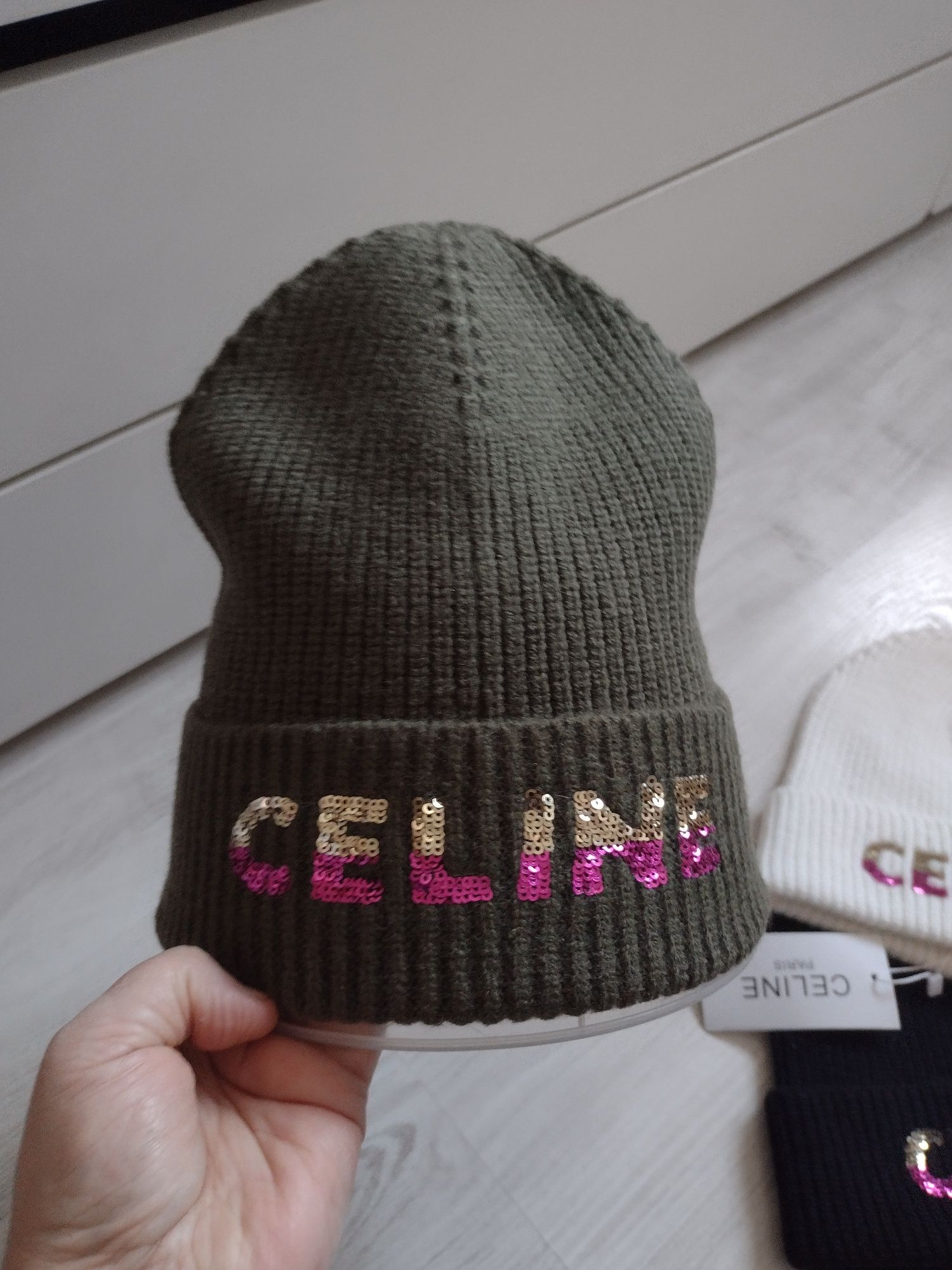 Czapka khaki Celine beanie cekiny