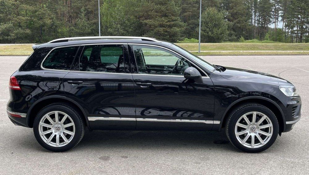 Продаю Volkswagen Touareg 2016 року