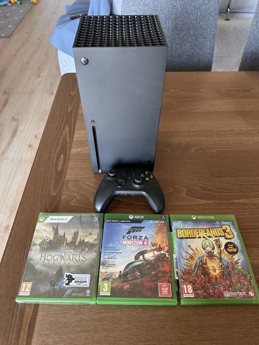 Xbox Series X + Comando + 3 Jogos