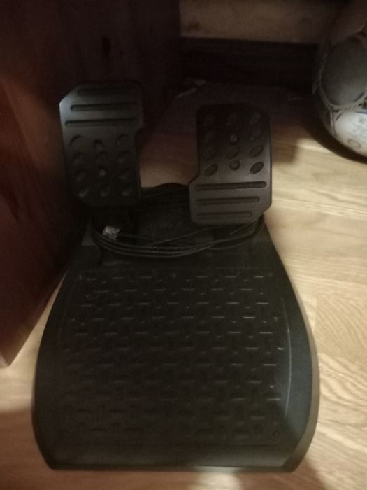 volante thrustmaster ferrari