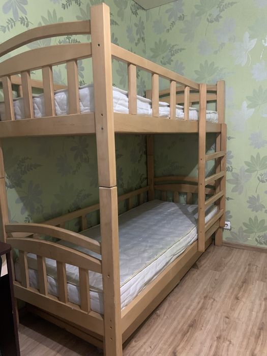 Двох поверхове ліжко