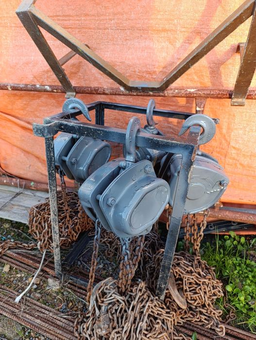 4 Cadernais de correntes de 1000kg cada