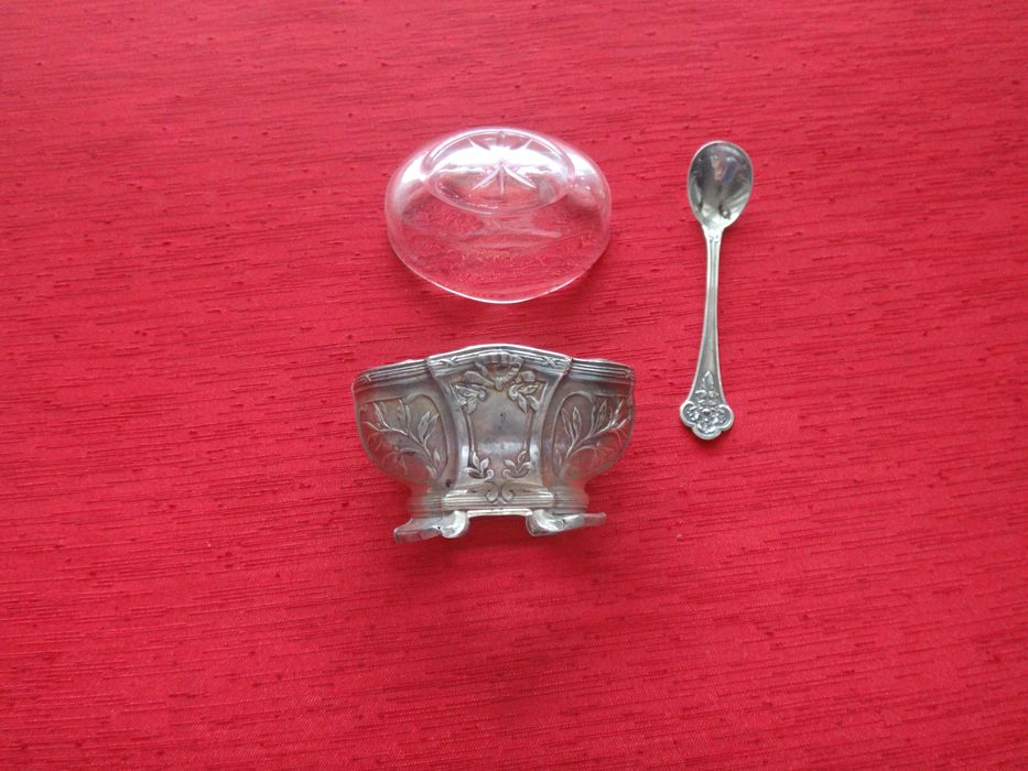 Srebrna solniczka z łyżeczką - srebro