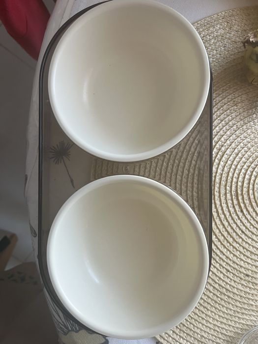 Миски на подставке для кошек или маленьких собак