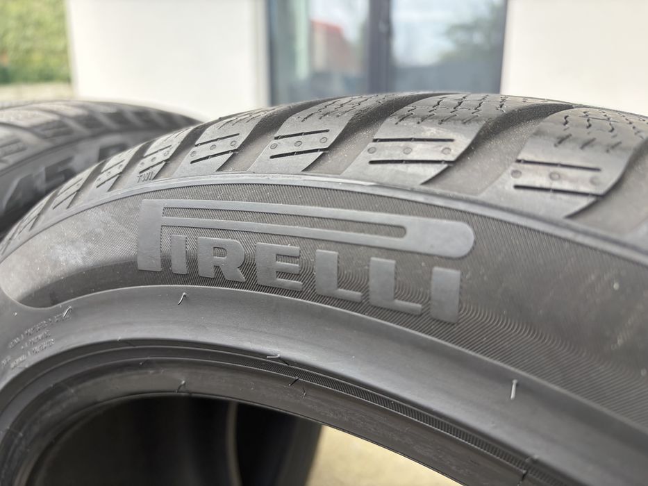 Шини зимові PIRELLI 235/45 R18, 2023 р.в. (Гума, резина)