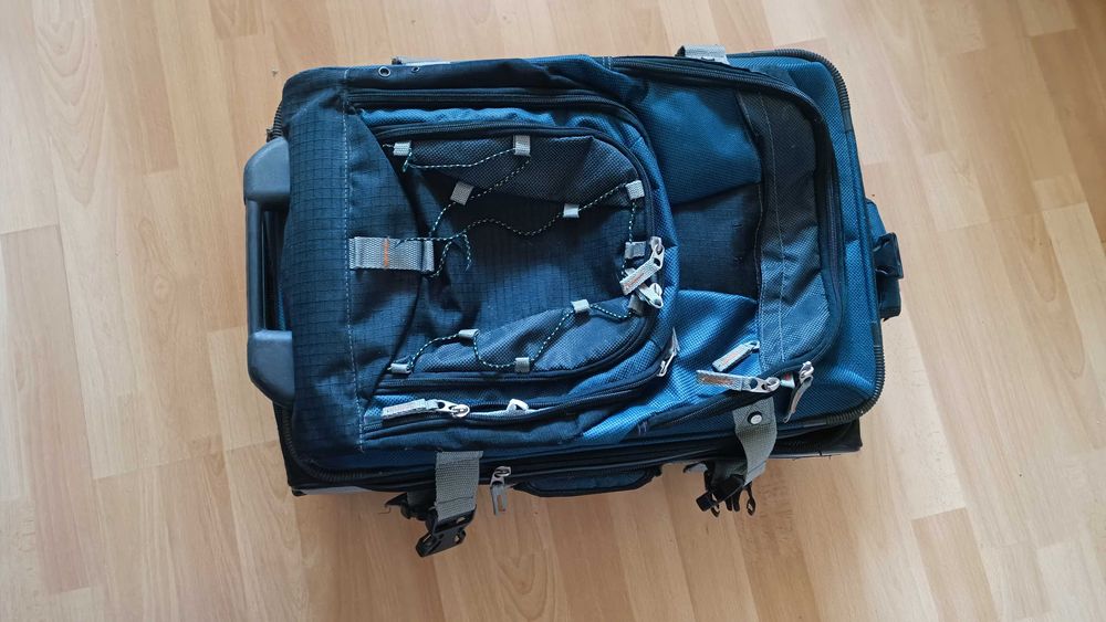 Walizka na kółkach 55 x 35 x 25-33