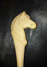Голова лошади - ложечка для обуви