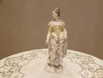 REZERWACJA. Duża figurka damy, XIX-w. porcelana w miśnieńskim stylu