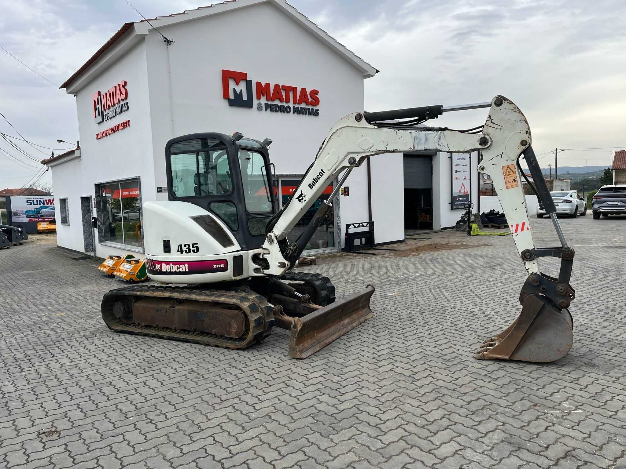 Miniescavadora BOBCAT 435