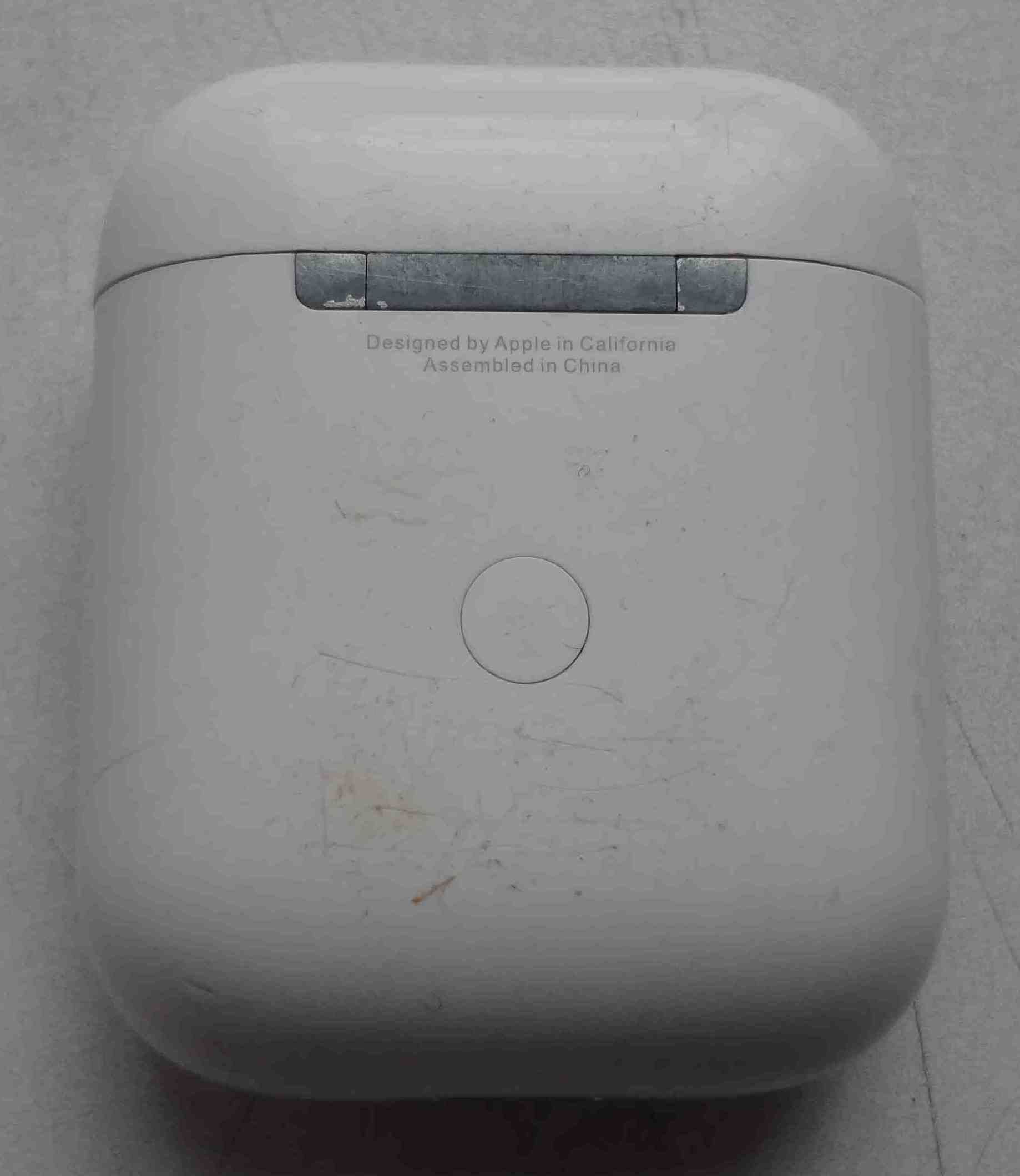 Наушники AirPods A2032 футляр A1938