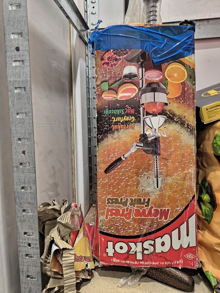 Пресс для цитрусовых и граната  Mascot
