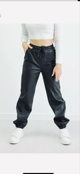 Штани-джогери з екошкіри з утеплені флісом на зріст 134-140, 7-8 років