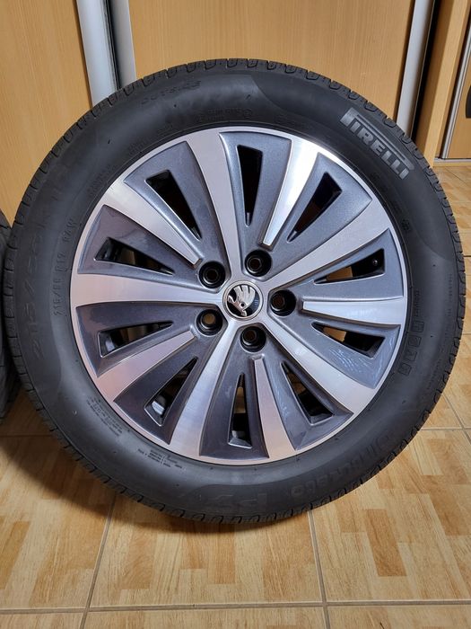 Koła aluminiowe 17" ET41 z oponami letnimi Pirelli