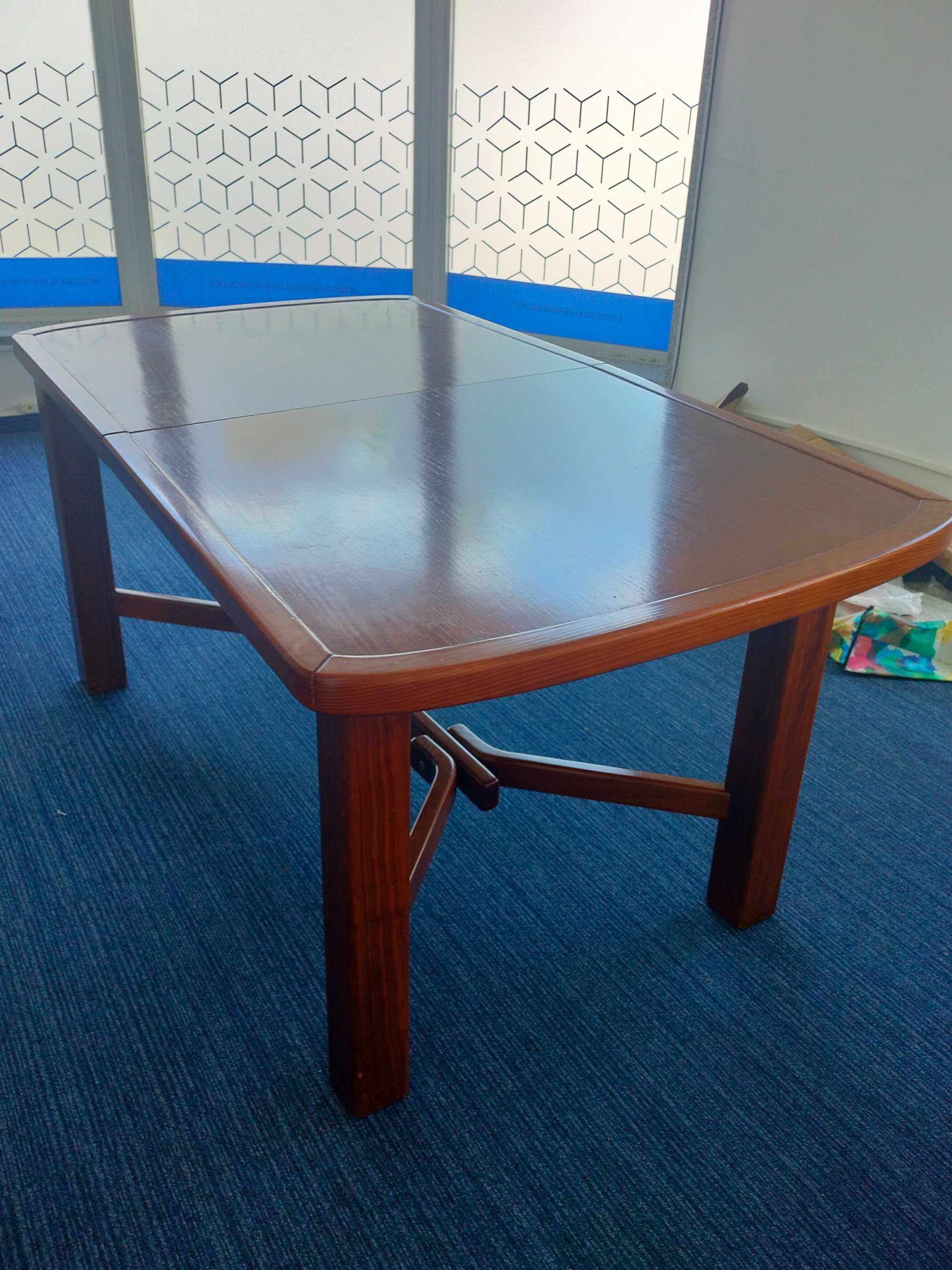 Mesa extensível de sala de jantar