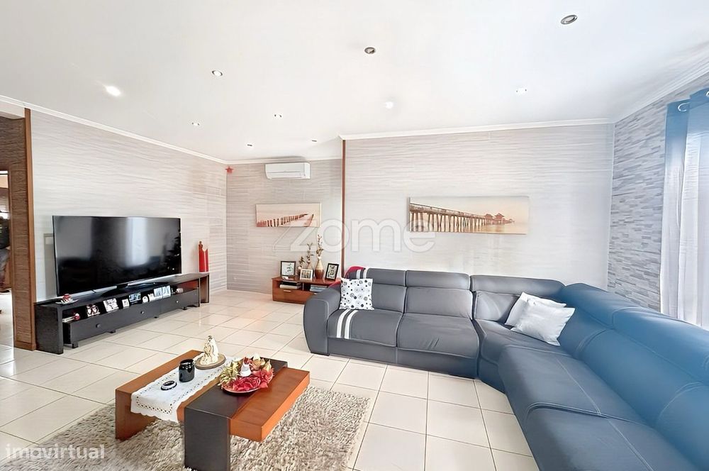 Moradia T4 - Aeroporto, Vila do Porto