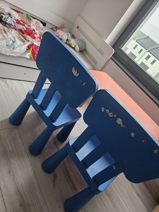 Stół i krzesła dla dzieci