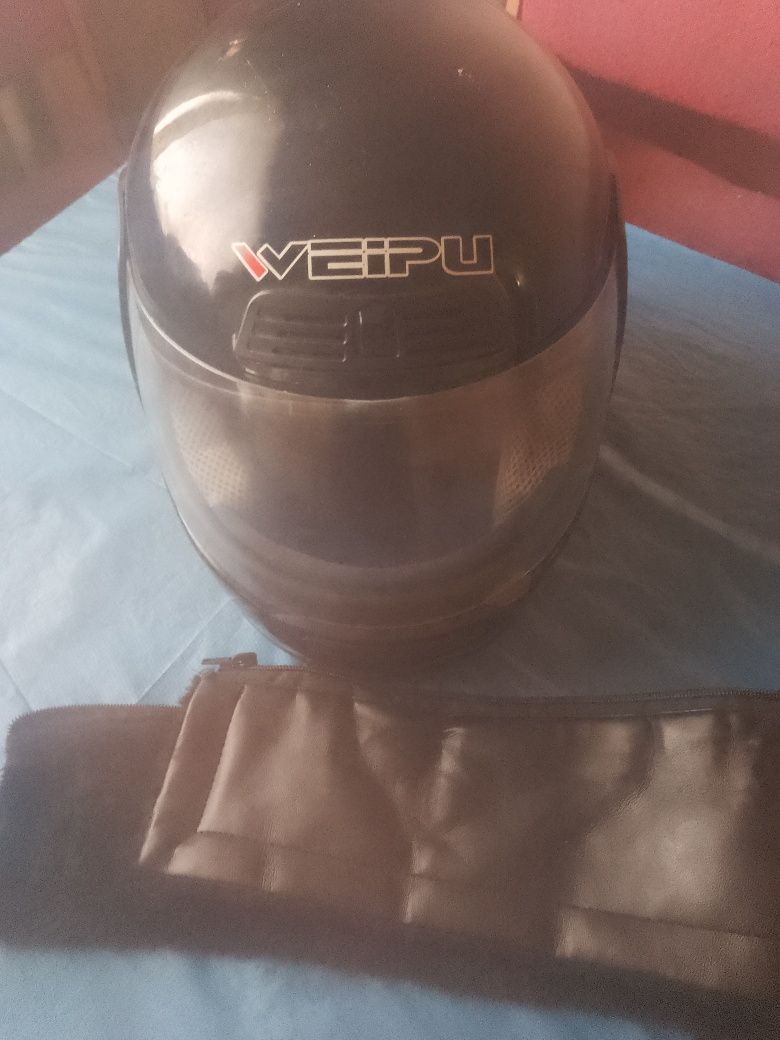 Шлем "WEIPU" в отличном состоянии