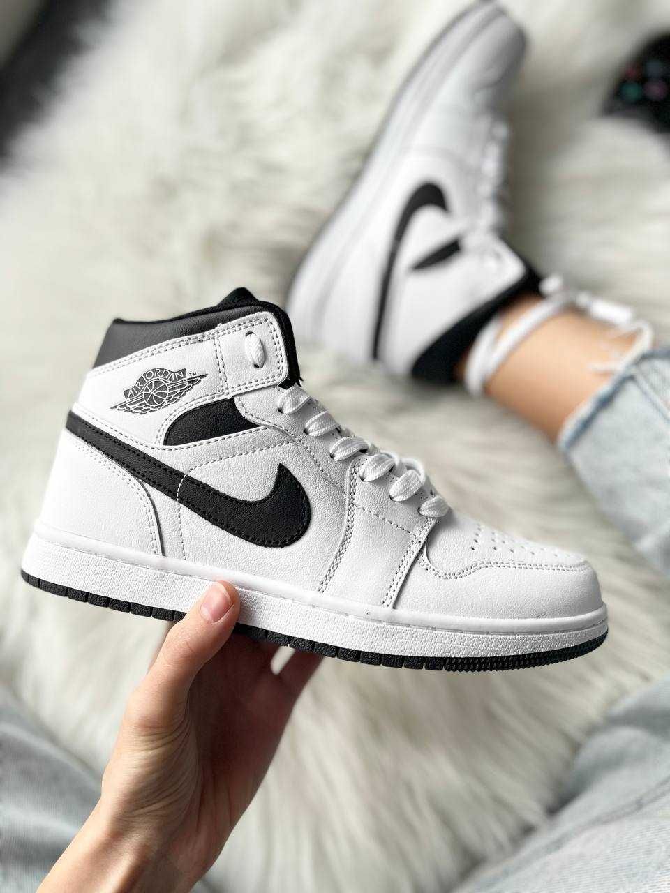 АКЦІЯ! Жіночі кросівки Nike Jordan 1 Mid ‘White Black Logo’ (36 р.)