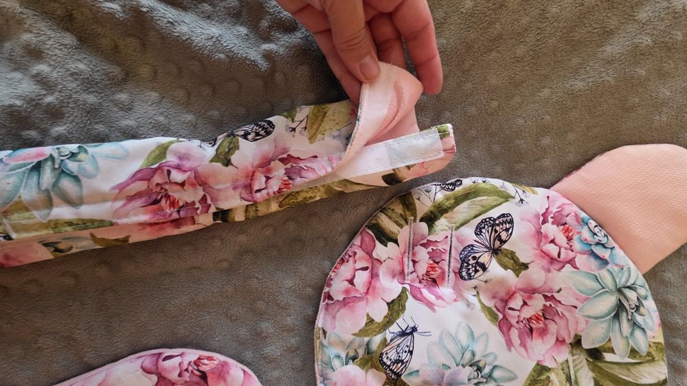 Wkładka do spacerówki z podusią uniwersalna różowa kwiaty