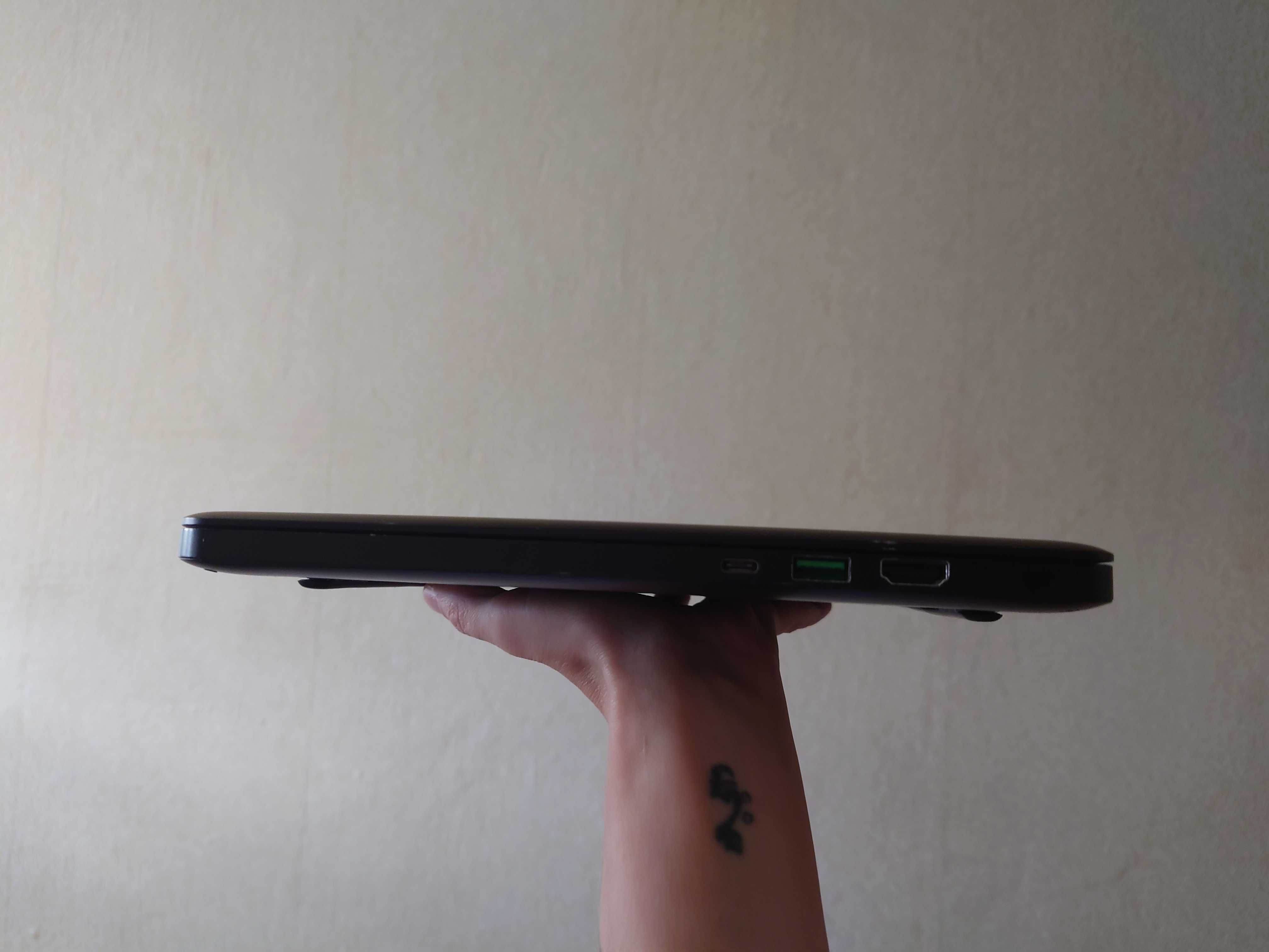 Razer Blade 14 i7-7700 GTX 1060 16GB 500GB SSD Linux/Win dual boot