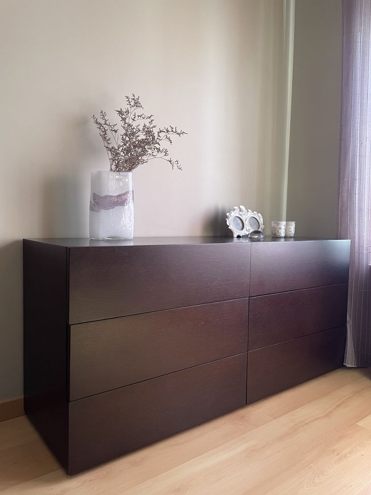 Cama de casal com cómoda