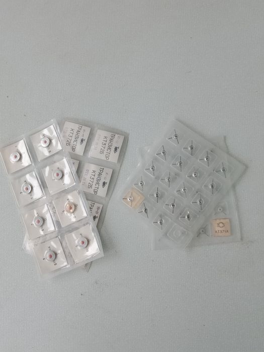 Транзисторы КТ371А,КТ372Б,диоды СВЧ Д403В,ДК-С2М,