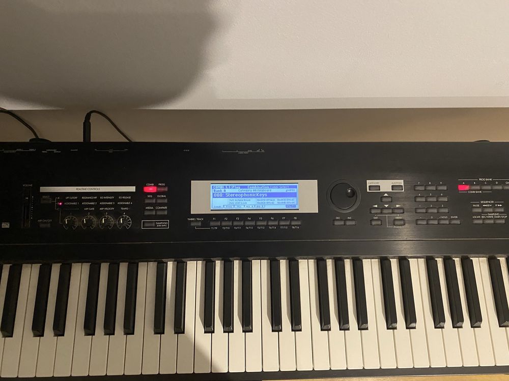 KORG TR 88 klawiszy