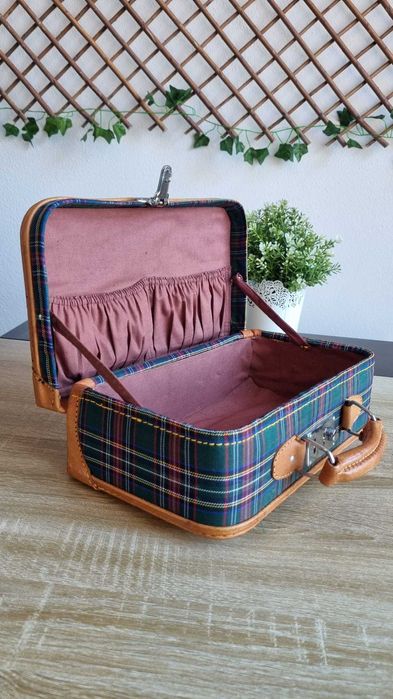 Mala Vintage Estruturada | Estilo Tartan com Detalhes em Pele