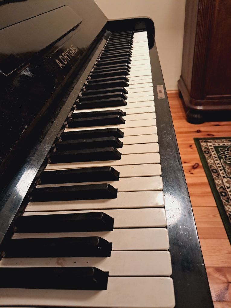 Pianino A. Drygas zabytkowe