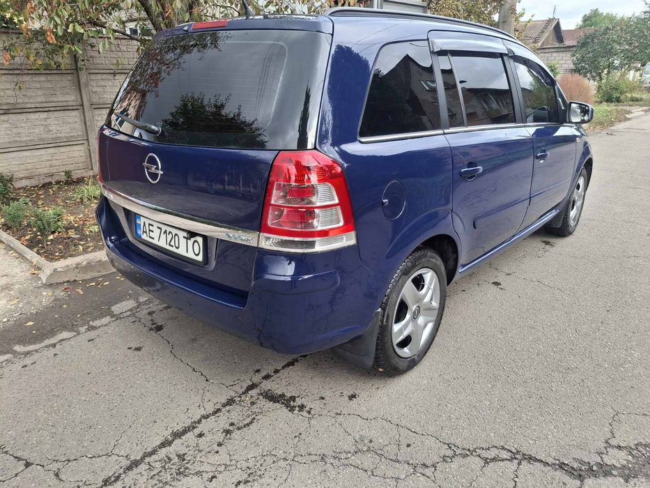 Продам Opel Zafira B