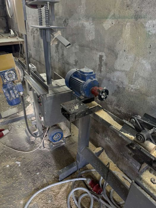 Лінія з виготовлення держаків. Черенків, колишек, ніжек