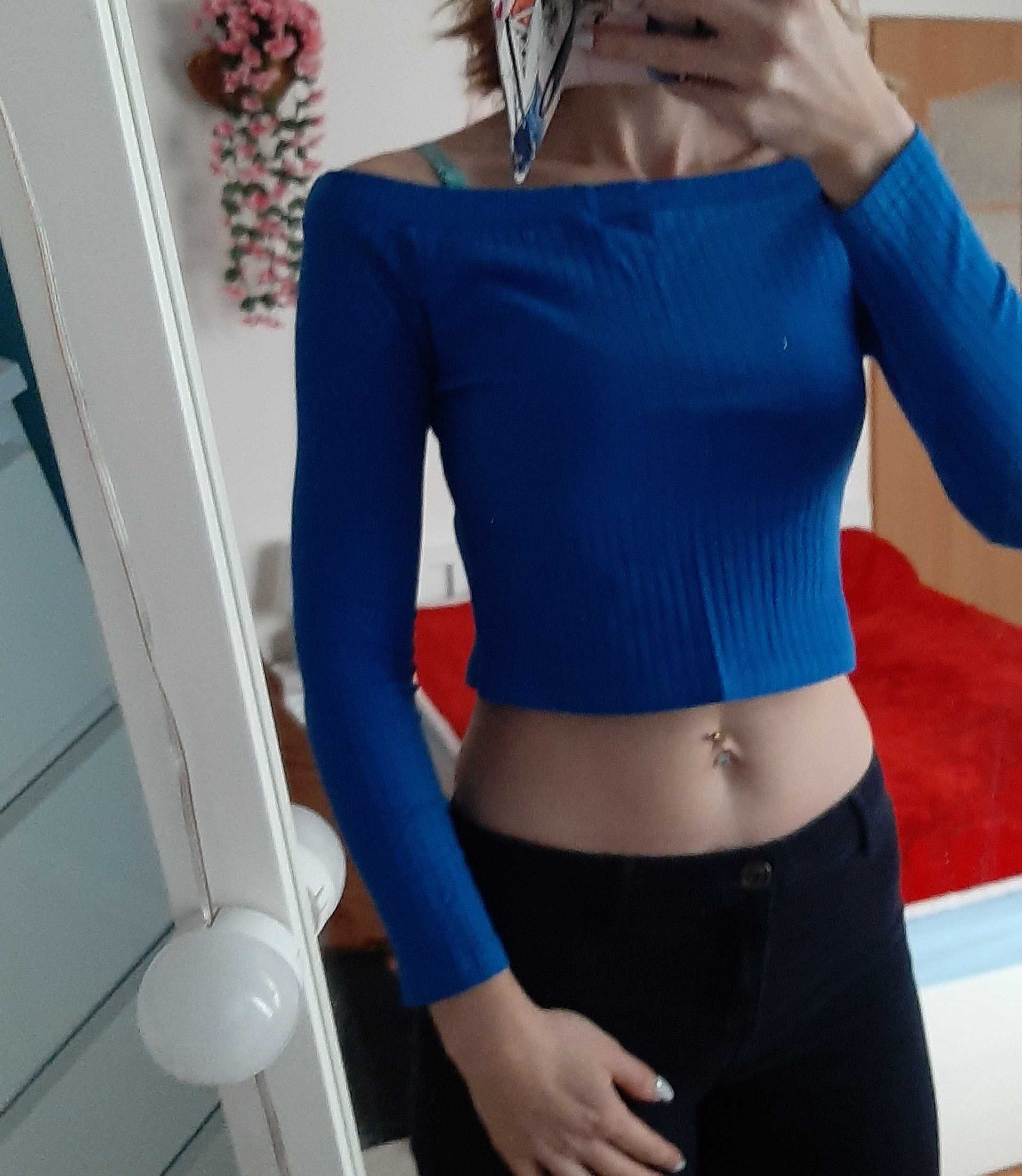 Crop top z odkrytymi ramionami