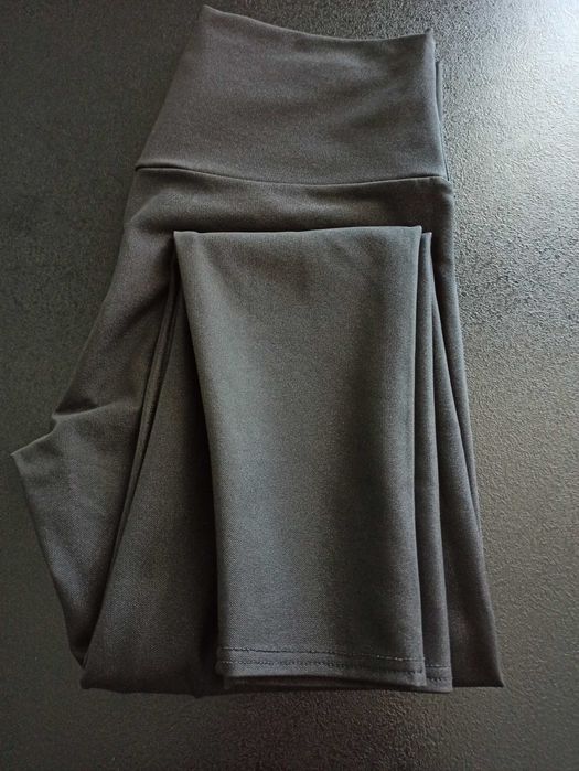 Лосины для спорта .  б/у. ДОГОВОРНАЯ.