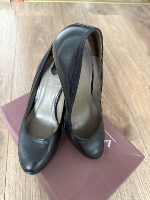 Buty czarne roz 38 RYłKO