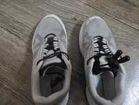 Buty, adidasy chłopięce rozmiar 33, Reserved