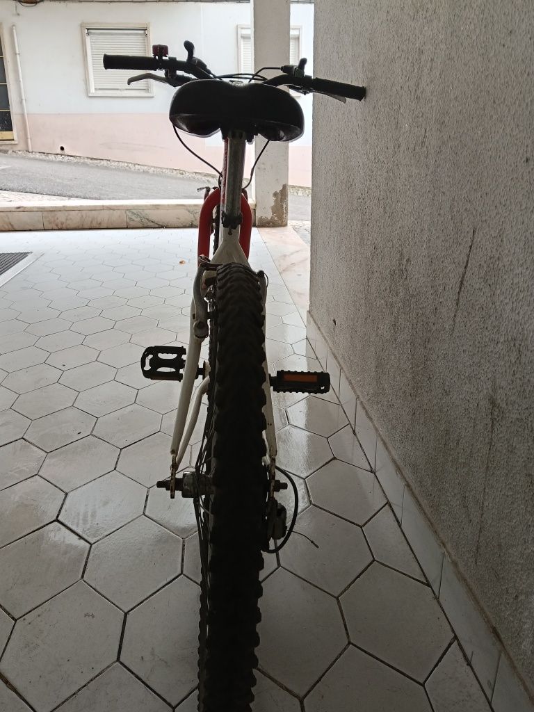 Bicicleta Shimano roda 24